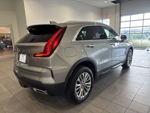 Certified 2025 Cadillac XT4 Premium Luxury w/ Cold Weather Package FWD image 6
