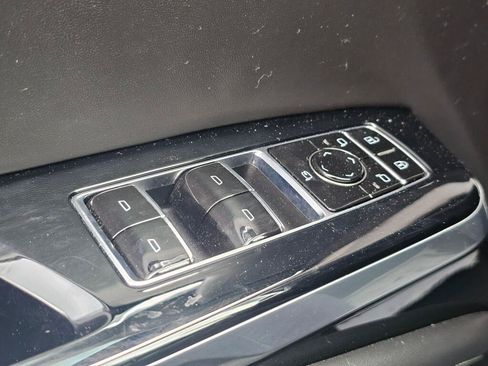 Used 2025 Cadillac Escalade V AWD/4WD image 31
