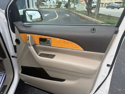 Used 2015 Lincoln MKX FWD w/ Equipment Group 102A image 30