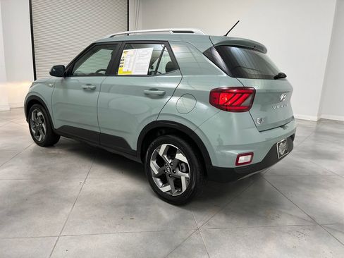 Used 2025 Hyundai Venue SEL image 5