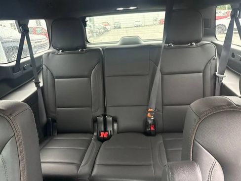 Used 2023 Chevrolet Suburban High Country AWD/4WD image 27