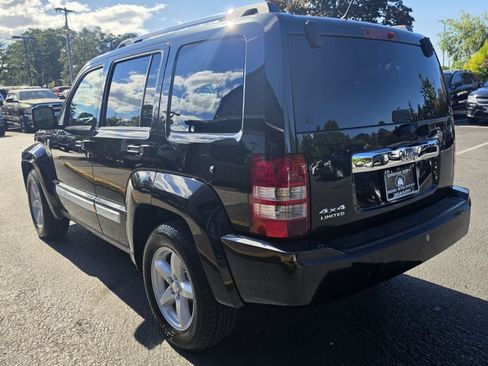 Used 2012 Jeep Liberty Limited AWD/4WD image 8