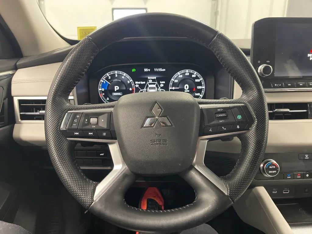 Used 2023 Mitsubishi Outlander SEL AWD/4WD image 22