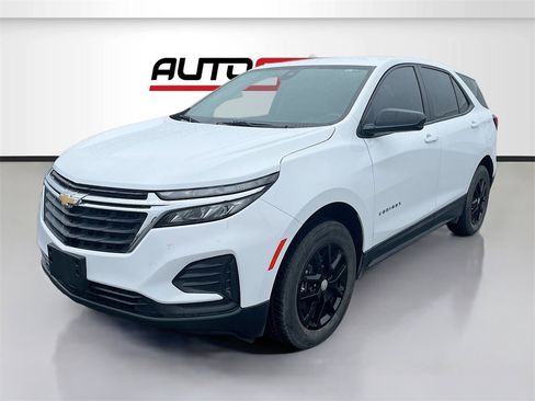 Used 2022 Chevrolet Equinox LS w/ LS Convenience Package image 3