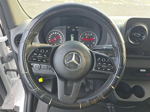 Used 2024 Mercedes-Benz Sprinter 2500 image 8