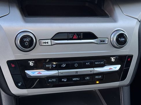 Used 2021 Ford Explorer XLT w/ Equipment Group 202A image 32