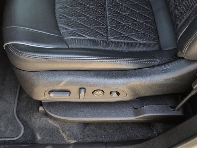 Used 2023 Buick Enclave Avenir w/ Avenir Technology Package FWD image 39