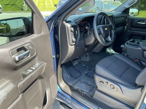 Used 2023 Chevrolet Silverado 1500 Custom AWD/4WD image 9
