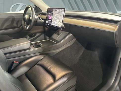 Used 2021 Tesla Model Y Long Range image 29