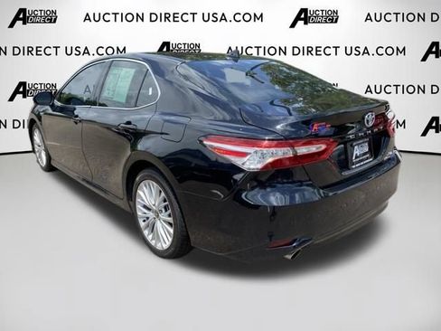 Used 2020 Toyota Camry XLE w/ Sunroof Package FWD image 23