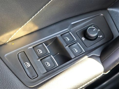 Used 2024 Volkswagen Tiguan SE R-Line image 28