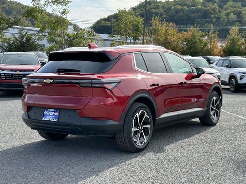 New 2026 Chevrolet Equinox EV LT image 3