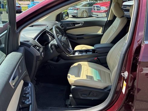 Used 2020 Ford Edge SEL w/ Convenience Package AWD/4WD image 3
