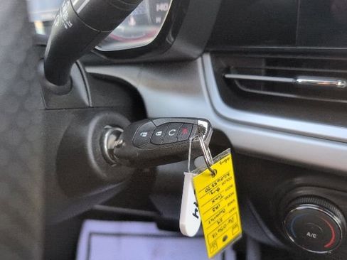 Used 2024 Chevrolet Trax RS image 24