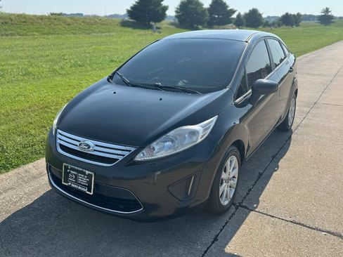 Used 2011 Ford Fiesta SE w/ 203A Rapid Spec Order Code FWD image 3