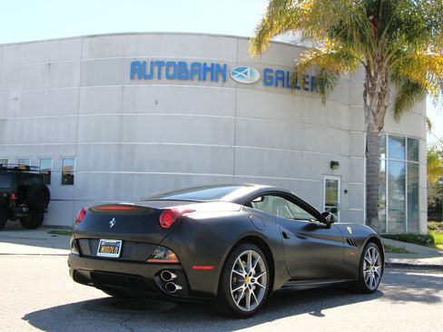 Used 2014 Ferrari California image 4