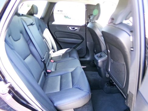 Used 2024 Volvo XC60 B5 Plus AWD/4WD image 14