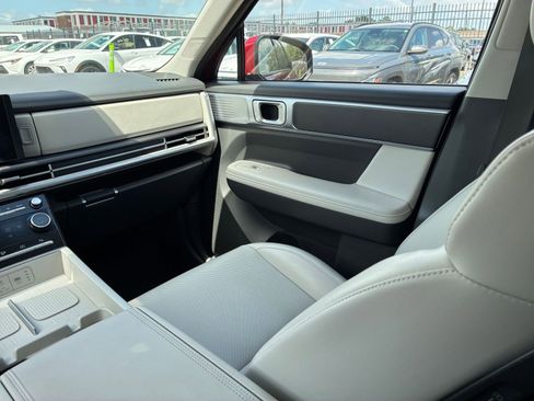 Used 2025 Hyundai Santa Fe SEL FWD image 31