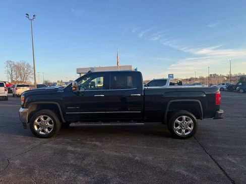Used 2018 GMC Sierra 2500 SLT w/ Duramax Plus Package image 4