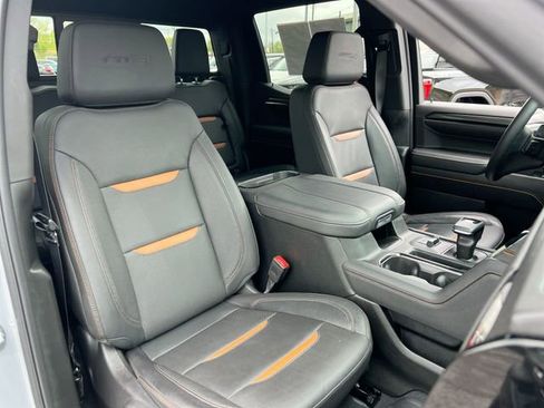 Used 2024 GMC Sierra 1500 AT4 w/ Technology Package AWD/4WD image 28