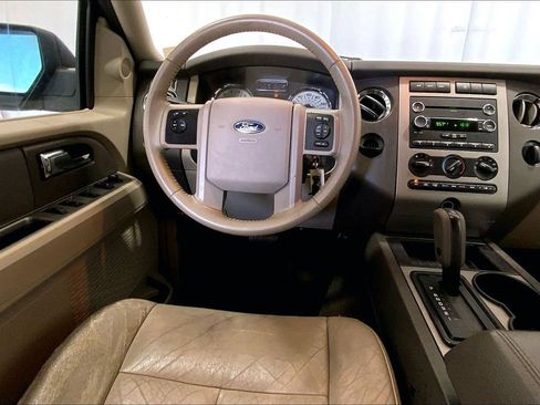 Used 2011 Ford Expedition XLT w/ Leather Seating Pkg RWD image 4