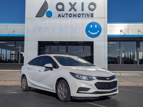 Used 2018 Chevrolet Cruze LS FWD image 1