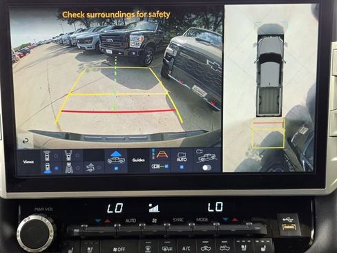 Used 2025 Toyota Tundra Platinum AWD/4WD image 18