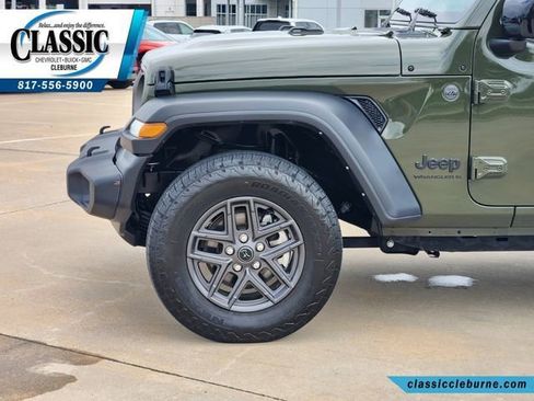Used 2024 Jeep Wrangler Unlimited Sport AWD/4WD image 12