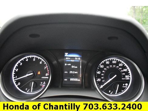 Used 2023 Toyota Camry SE FWD image 9