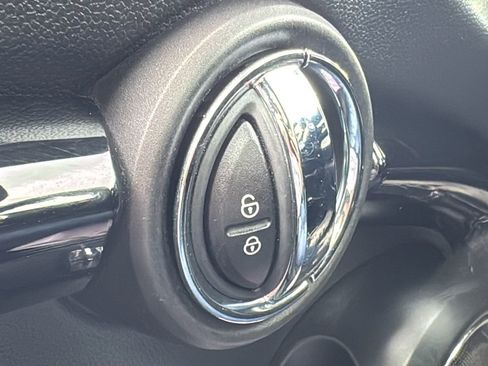 Used 2015 MINI Cooper 2-Door Hardtop FWD image 20