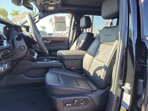 Used 2025 GMC Yukon XL Denali w/ Sun & Power Step Package image 20