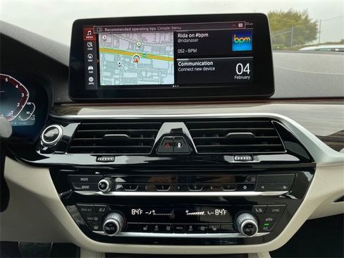 Used 2022 BMW 530e w/ M Sport Package image 13