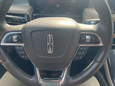 Used 2021 Lincoln Nautilus Standard w/ Equipment Group 101A image 11