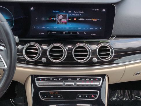 Used 2021 Mercedes-Benz E 350 Sedan image 17