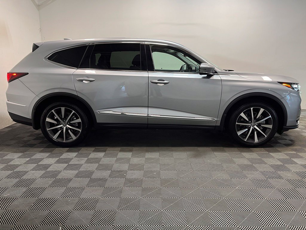 Certified 2025 Acura MDX w/ Technology Package AWD/4WD image 4