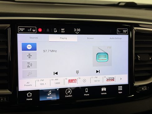 Used 2023 Chrysler Pacifica Touring-L FWD image 23