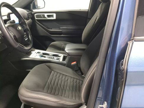 Used 2020 Ford Explorer XLT image 19