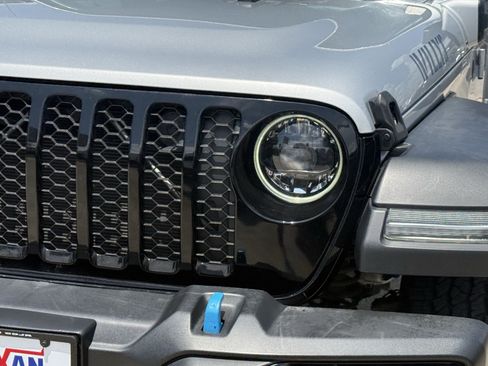 Used 2023 Jeep Wrangler Unlimited w/ Sun & Screen Package AWD/4WD image 12