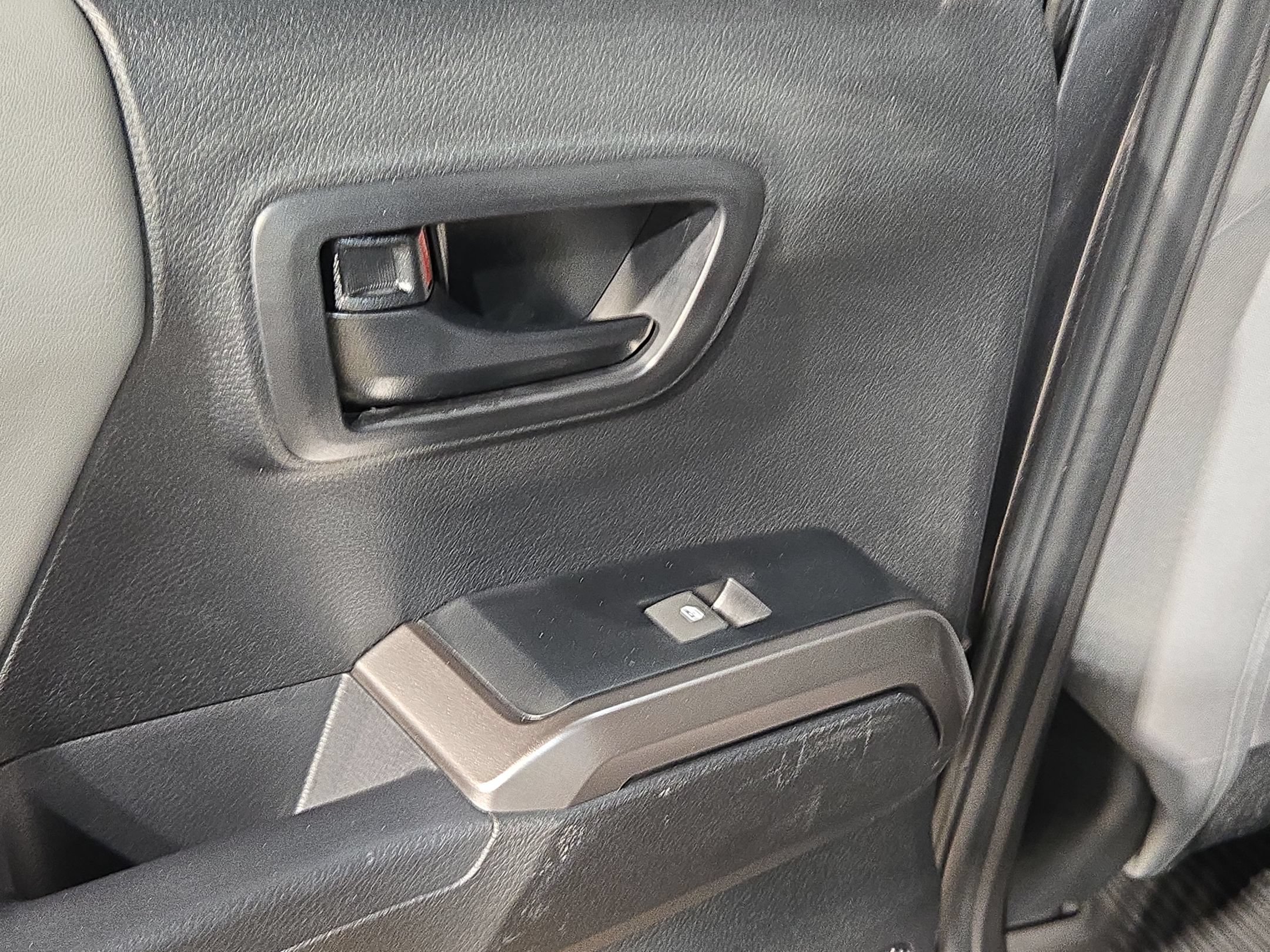 Used 2023 Toyota Tacoma SR5 RWD image 33