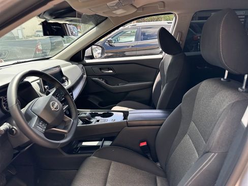 Used 2025 Nissan Rogue SV FWD image 13