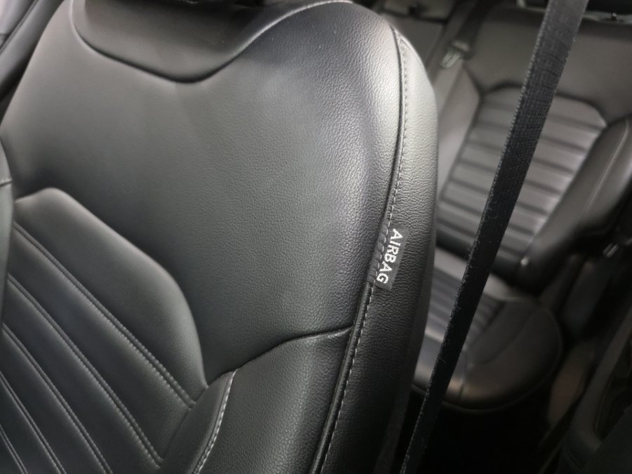 Used 2019 Ford Edge SEL w/ Equipment Group 201A AWD/4WD image 33