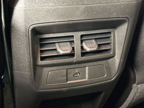 Used 2026 Chevrolet Colorado LT RWD image 35