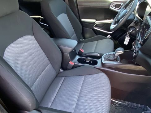 Used 2025 Kia Soul LX FWD image 15