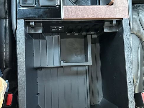 Used 2025 Toyota Sequoia Capstone image 30