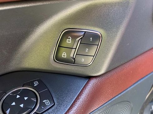 Used 2022 Ford Expedition Limited image 15