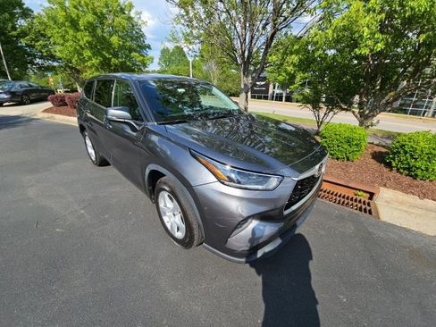 Used 2021 Toyota Highlander L image 7