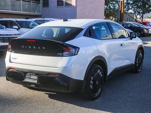 New 2026 Nissan Leaf w/ Illuminated Package FWD image 8