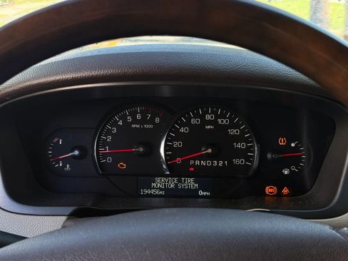Used 2011 Cadillac DTS Luxury FWD image 12