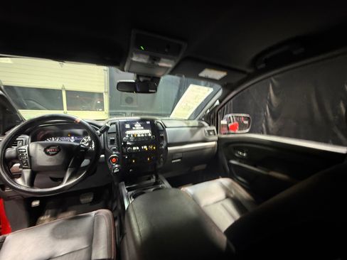 Used 2022 Nissan Titan PRO-4X w/ Pro-4x Convenience Package AWD/4WD image 20