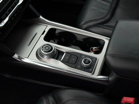 Certified 2020 Ford Explorer Platinum image 35